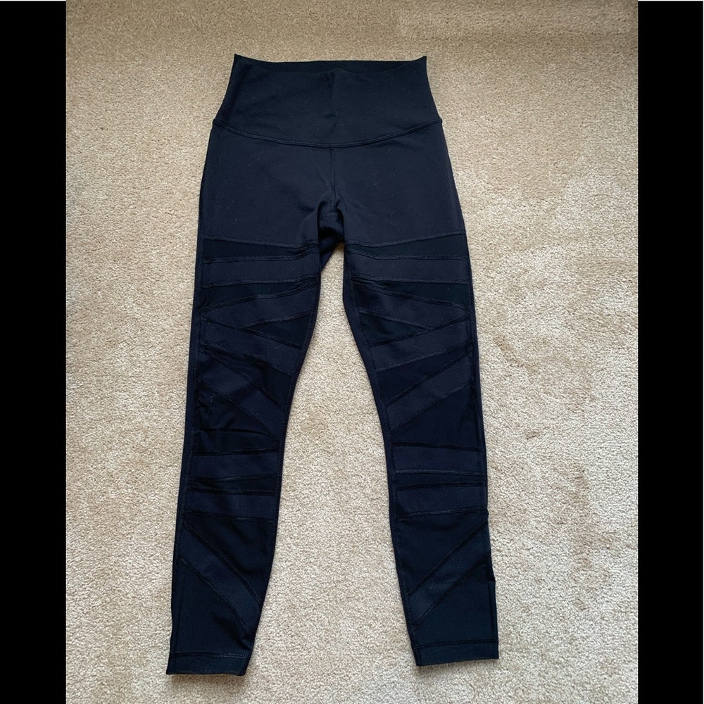 Black zig zag mesh detail legging